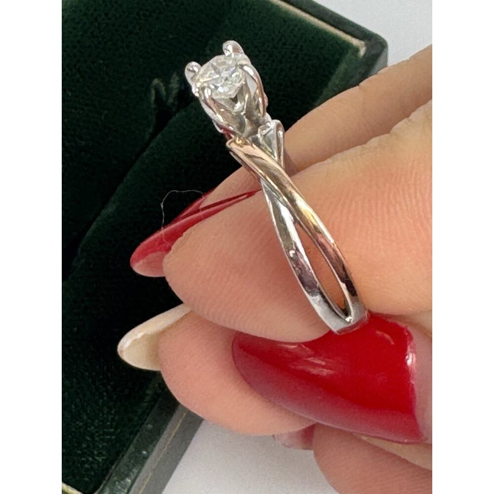 LADIES 14K GOLD ENGAGEMENT RING 14KT Solitaire. Size 9 1/2 - Picture 6 of 16
